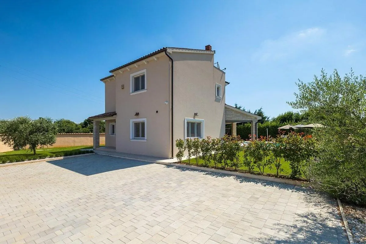 Holiday home Villa Magica Barban